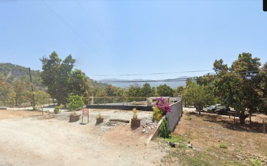 LOTE CARRETERA LA PALMA